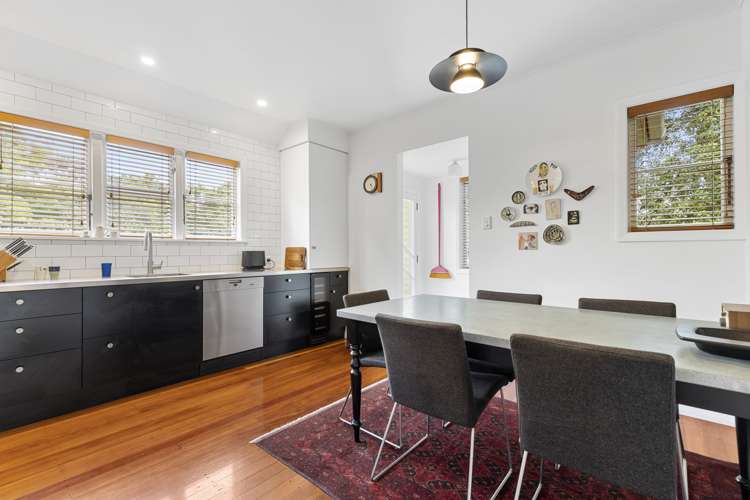 85 Savage Crescent West End_8