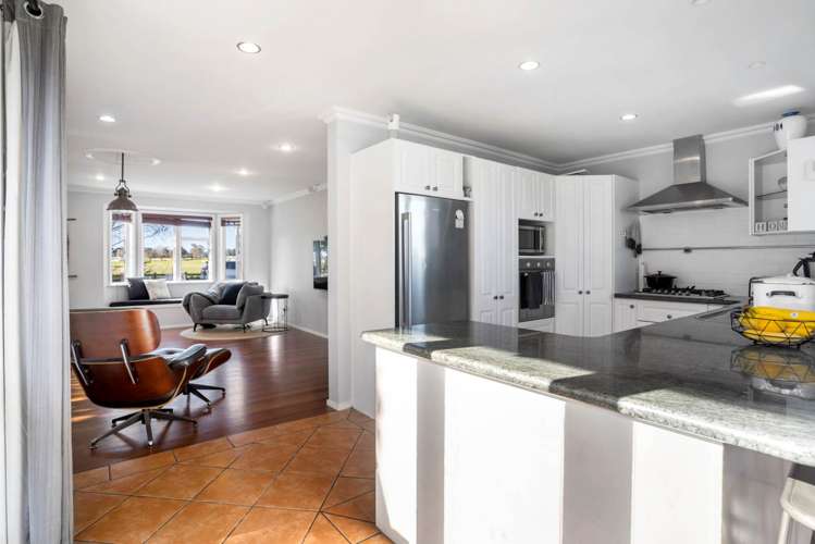 4 Village Way Ardmore_9