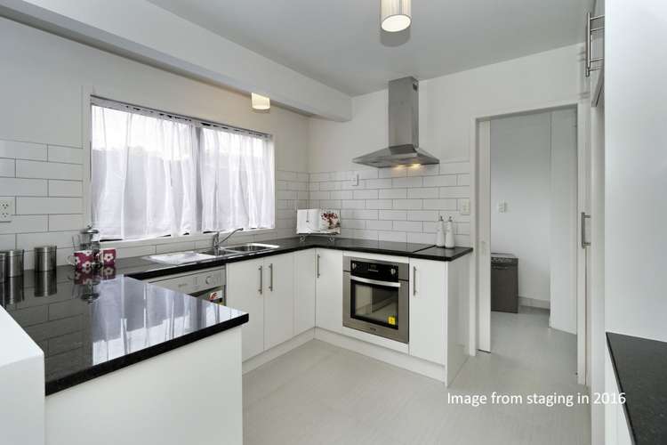 2/14 Kelkirk Street Kelston_9