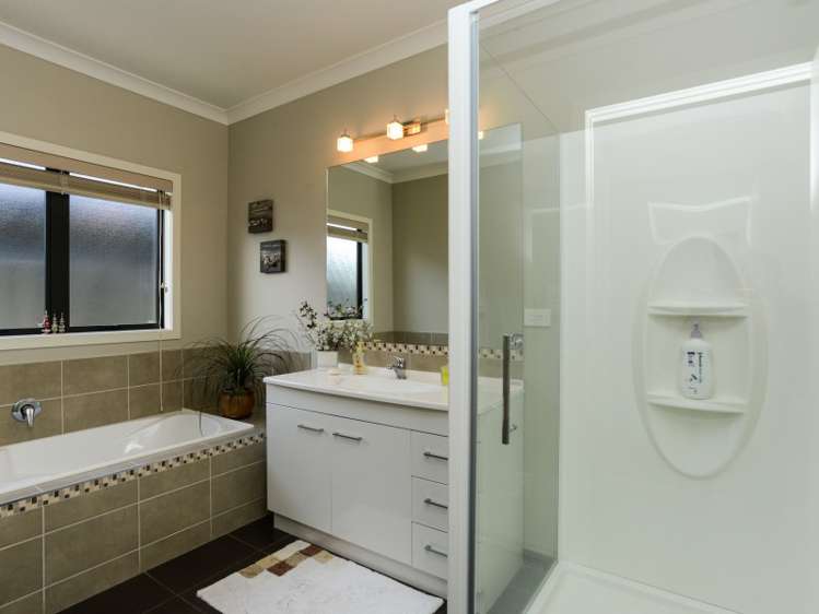 212 Nottingley Road Frimley_12