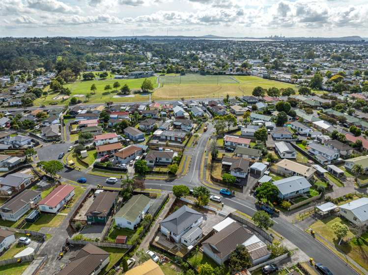 8 Childers Road Ranui_24