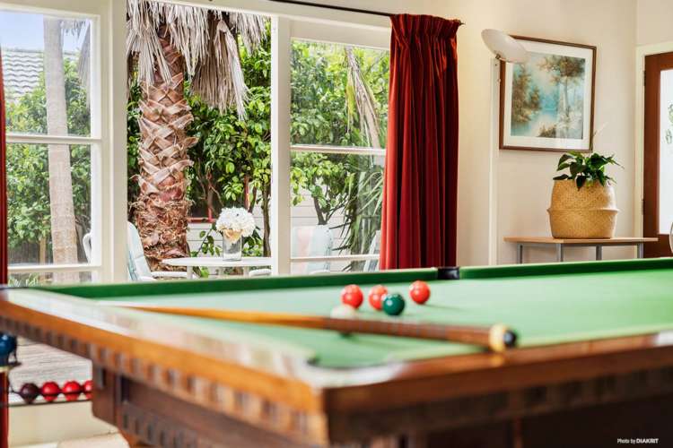 18 Triangle Road Massey_13