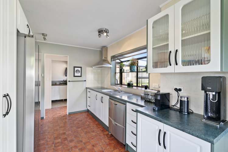 56 Lakeside Drive Pahurehure_10