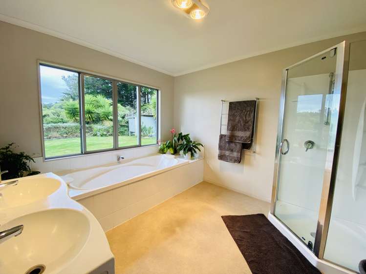 173 Sealy Road Omata_17