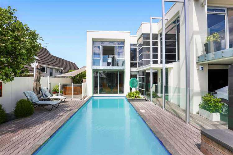 169 Lake Crescent Hamilton Lake_23