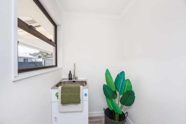 11 Fiona Crescent Feilding_17