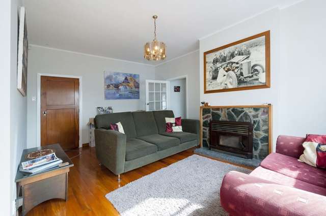 54 Hall Crescent Epuni_3