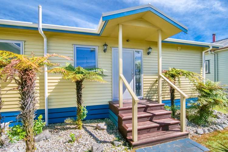 27 Beach Street Hokitika_11