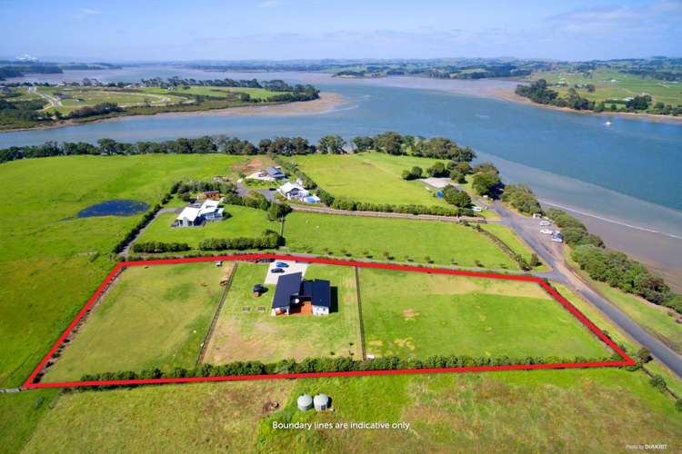 125 Wharf Road Clarks Beach_4