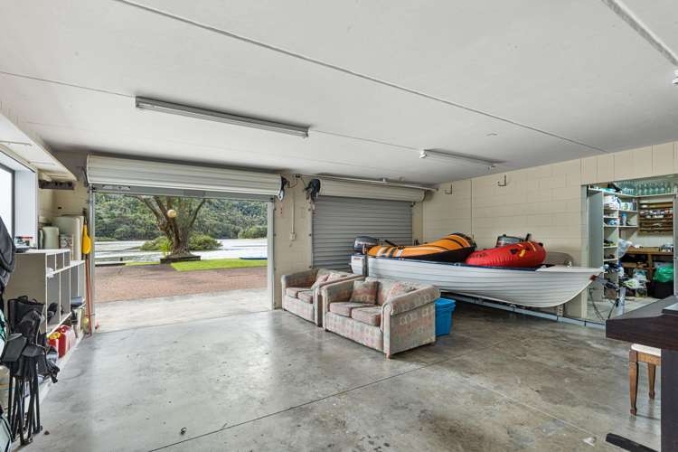 6 Waiwera Road Waiwera_16