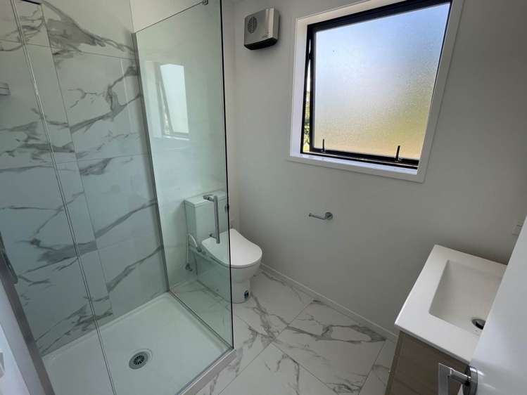 1F Hamurana Place Te Atatu Peninsula_11