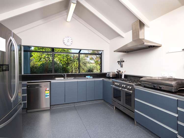 12-14 James Clendon Place Russell_14