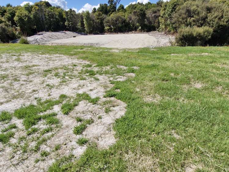 8 Chesterfield Road Awatuna_15