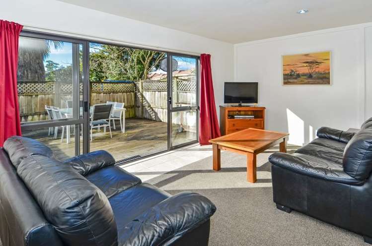 3/35 Fields Parade Oteha_0