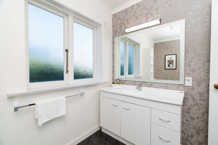 4 Waldron Crescent Green Island_7