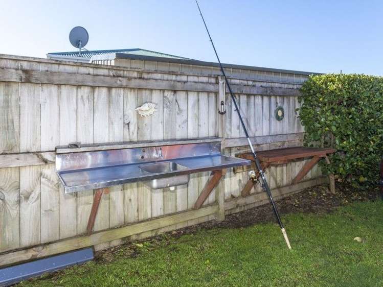 10 Hawk Hill Crescent Cooks Beach_23