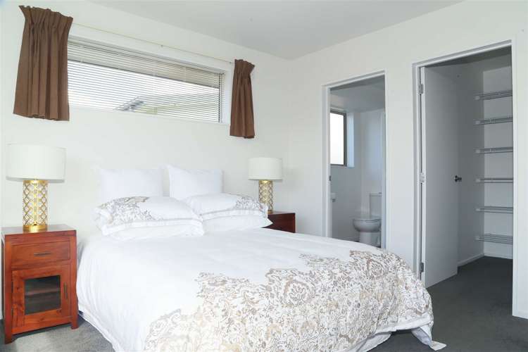 8a Hurricane Way Wigram_9