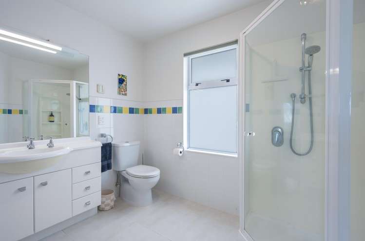 23 Valhalla Drive Richmond_15