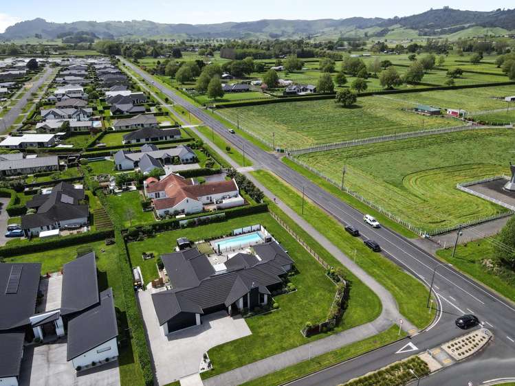 2 Alan Livingston Drive Cambridge_33