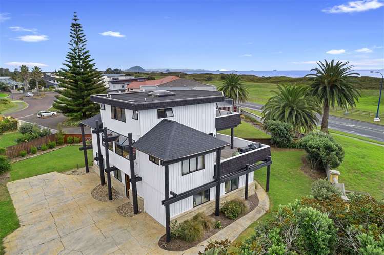 2 Palm Beach Boulevard Papamoa_10