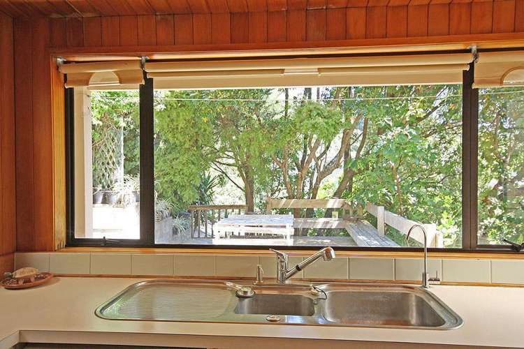 128 Oratia Place Onemana_5