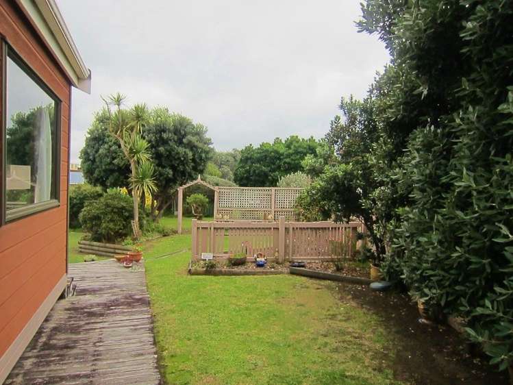 63 Ngapaki Street Waikanae Beach_20