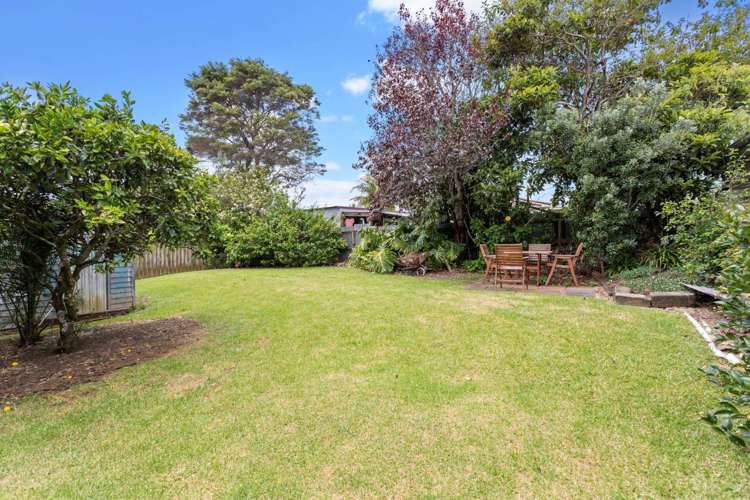 7 Cobham Crescent Kelston_16