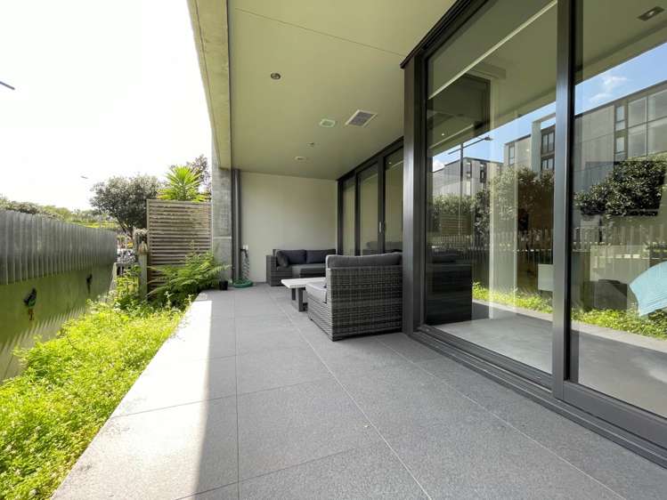 08/2g Bluegrey Avenue Stonefields_15