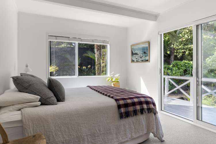 88 Queens Drive Oneroa_24