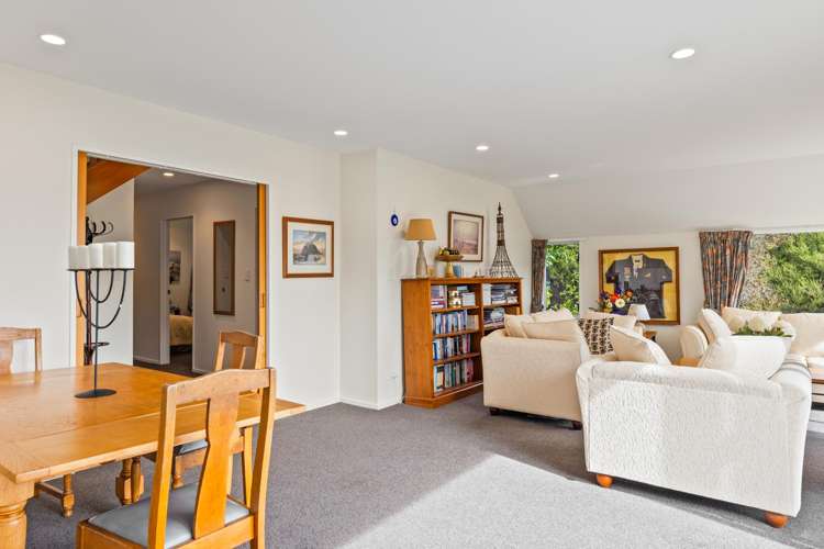 2 Settlers Hill Akaroa_8