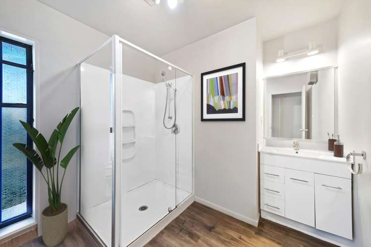 1/16B Langham Place Redwood_11