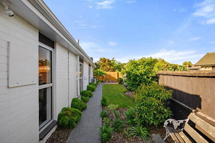 1/7 Glenys Place Broomfield_17