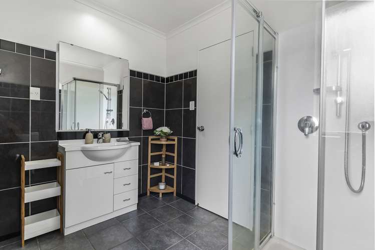 54 Bruce Pulman Drive Takanini_18