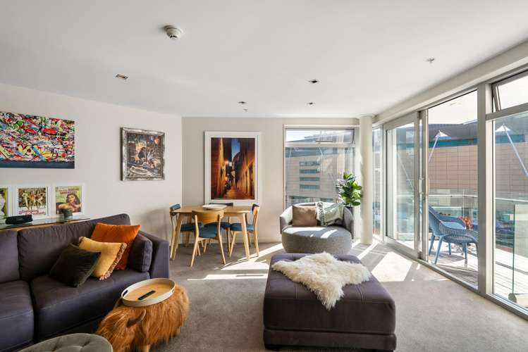 6D/82 Cable Street_4