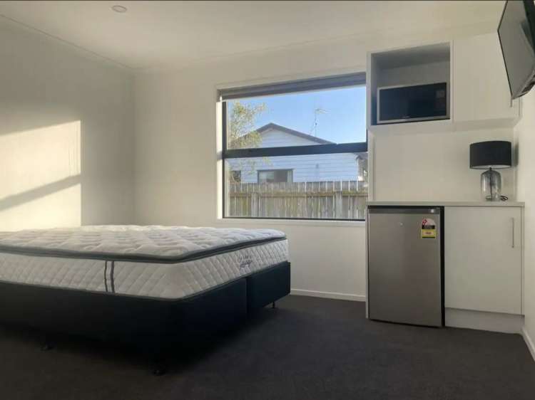 Room B 5/61 May Street Hamilton East_5
