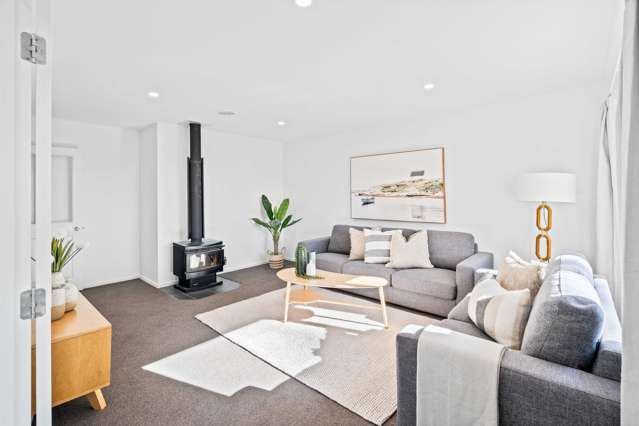 IGNORE RV!! approx 1000m2 section with 4 bed home!