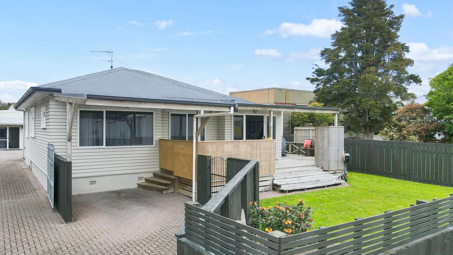 11 Russell Road Fairy Springs_0