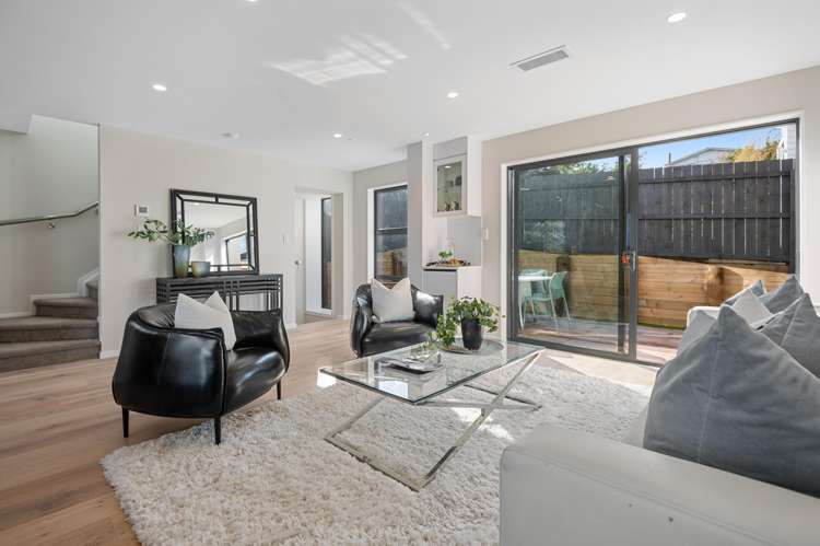 4F Meadowvale Avenue Forrest Hill_5