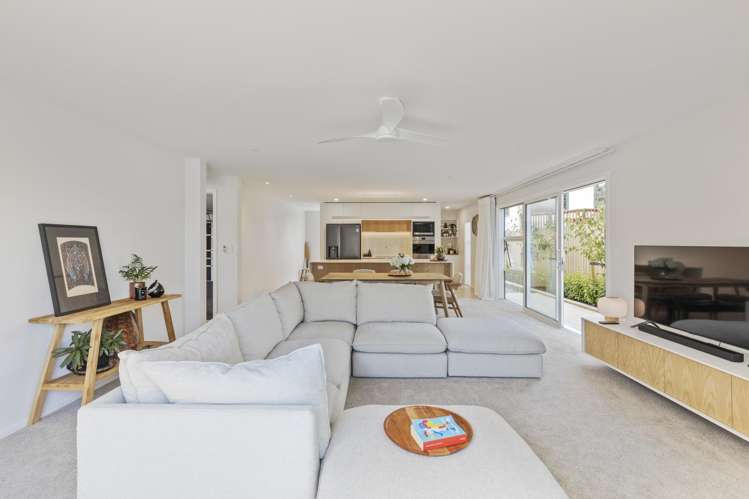 199A Gill Street Strandon_12