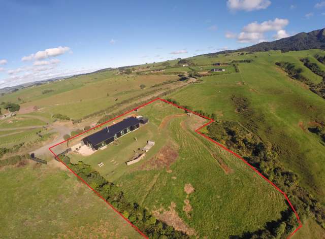 668 Te Hutewai Road Raglan_3