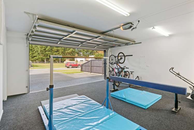 10 Kohunga Crescent Bottle Lake_21