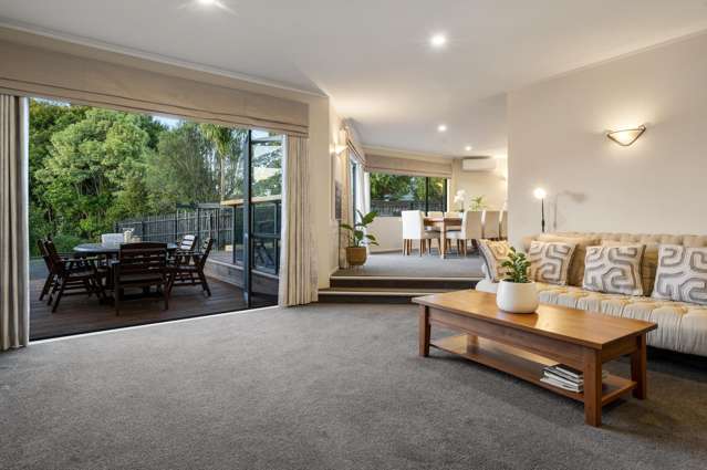 8 Almond Grove Greenhithe_3