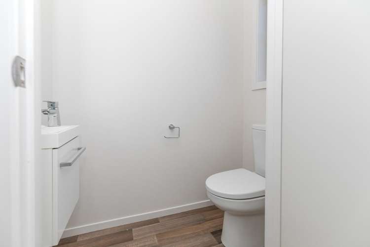 75 Chiefs Court Hamilton East_11