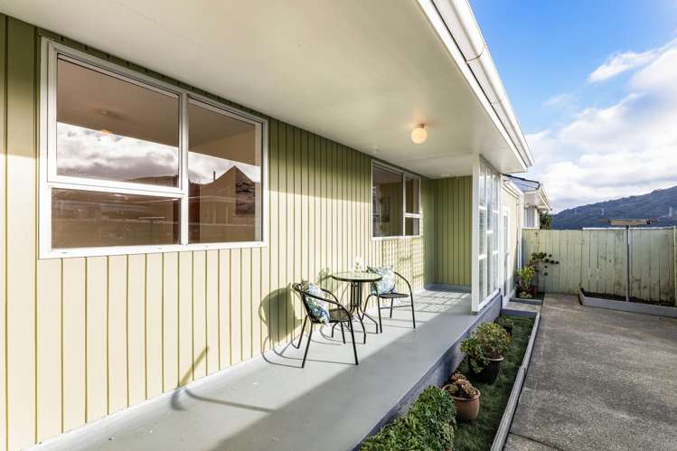 1/13 Roband Crescent Brown Owl_16