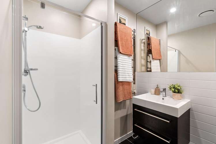 9/8 Thatcher Crescent Crofton Downs_10