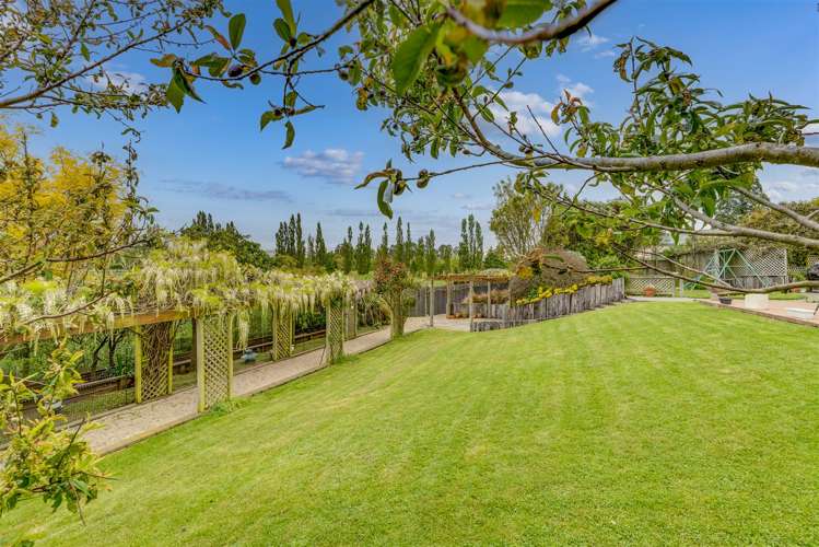 1816 Cust Road Cust_23