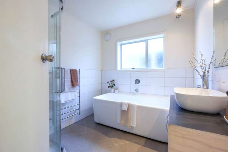 16 Arapito Road Titirangi_19