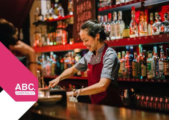 Central Bar – Prime Location!