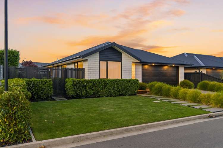 71 Sunline Avenue Lincoln_1