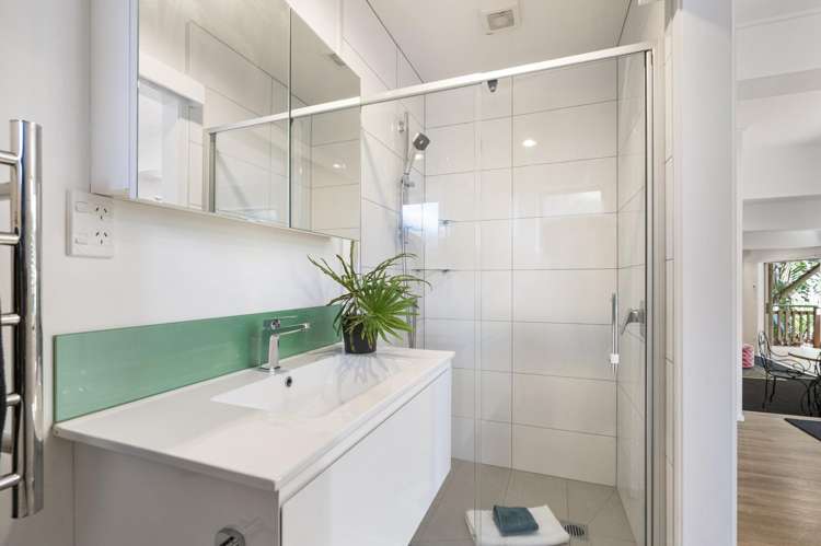 191 Scenic Drive Titirangi_17